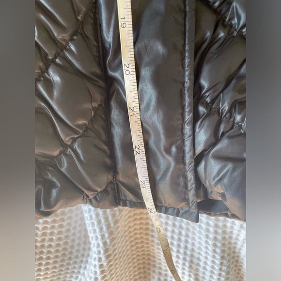 H&M Shiny Black Puffer Jacket with Belt puffed neck. NWOT size2 (small) - Picture 6 of 8